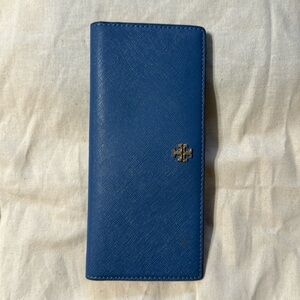 Robinson slim wallet in Wallis Blue